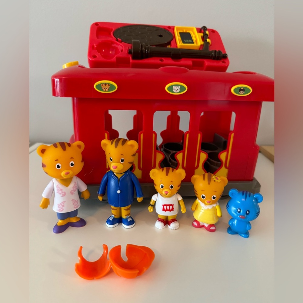 Daniel Tiger Deluxe Electronic Trolley